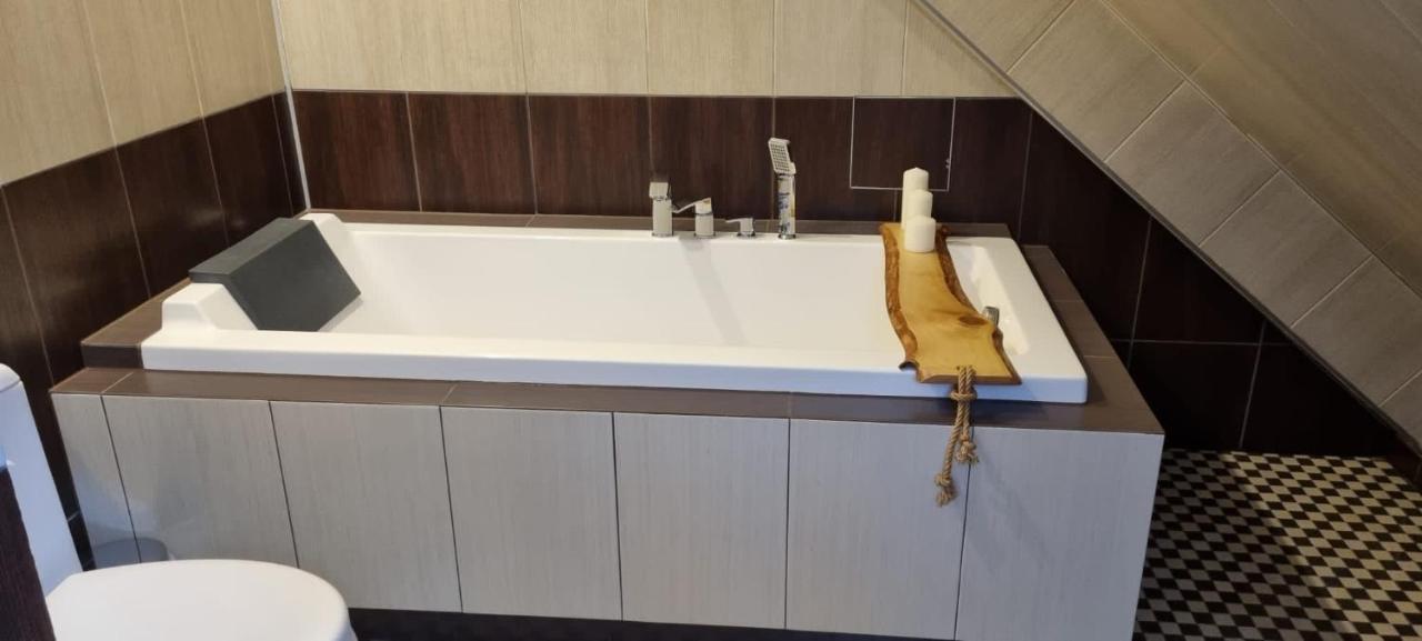 Apartament W Centrum - Nasze Poddasze Ustrzyki Dolne Luaran gambar
